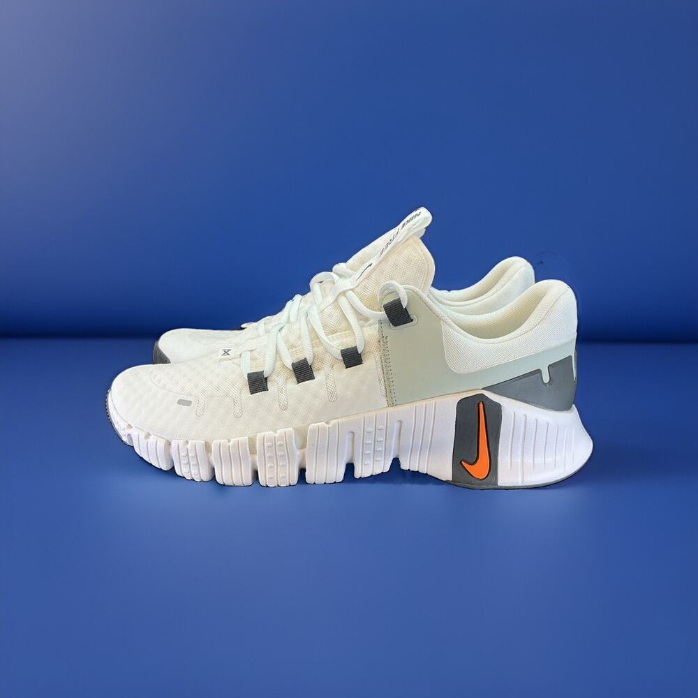 Size 11 - Nike Free Metcon 5 White Bright Mandarin - Picture 5 of 7